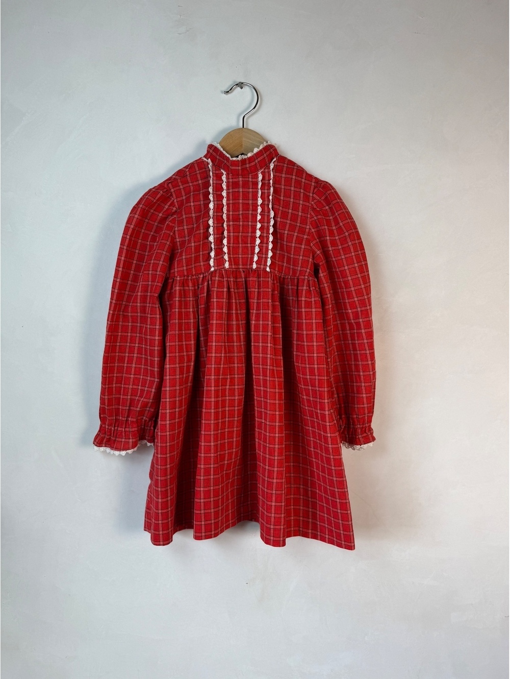 Vintage kids size 6 Red Plaid Long Sleeve Dress with Lace Trim